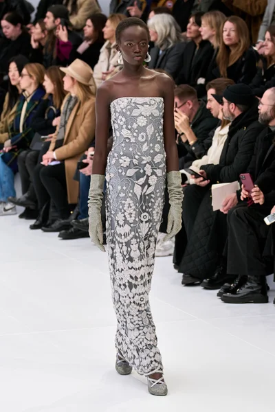 Look 25